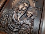 Резная икона «Казанская икона Божией Матери» из лиственницы(арт.И-00031) - уменьшенное фото.№6