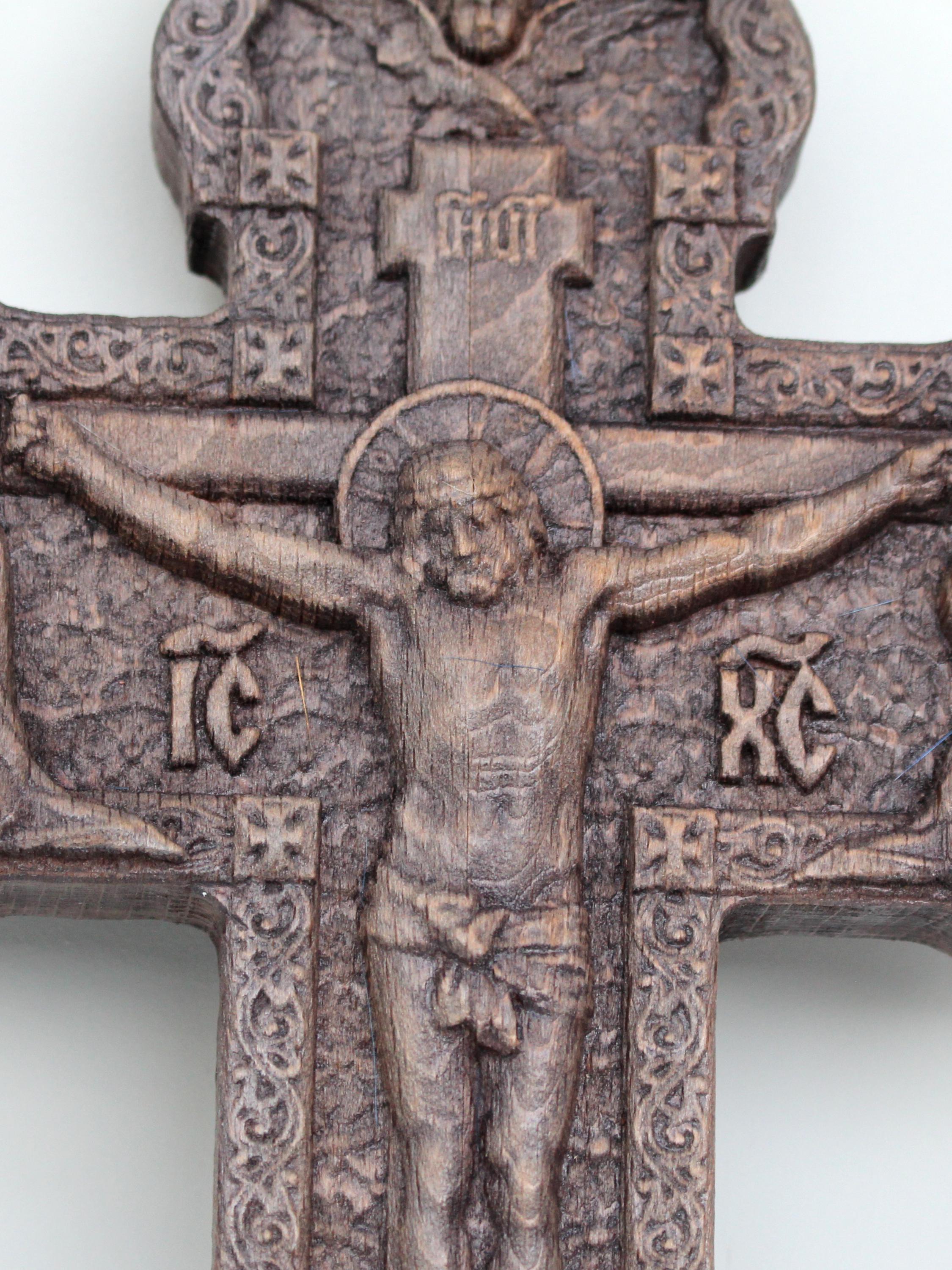 Распятие резное из бука