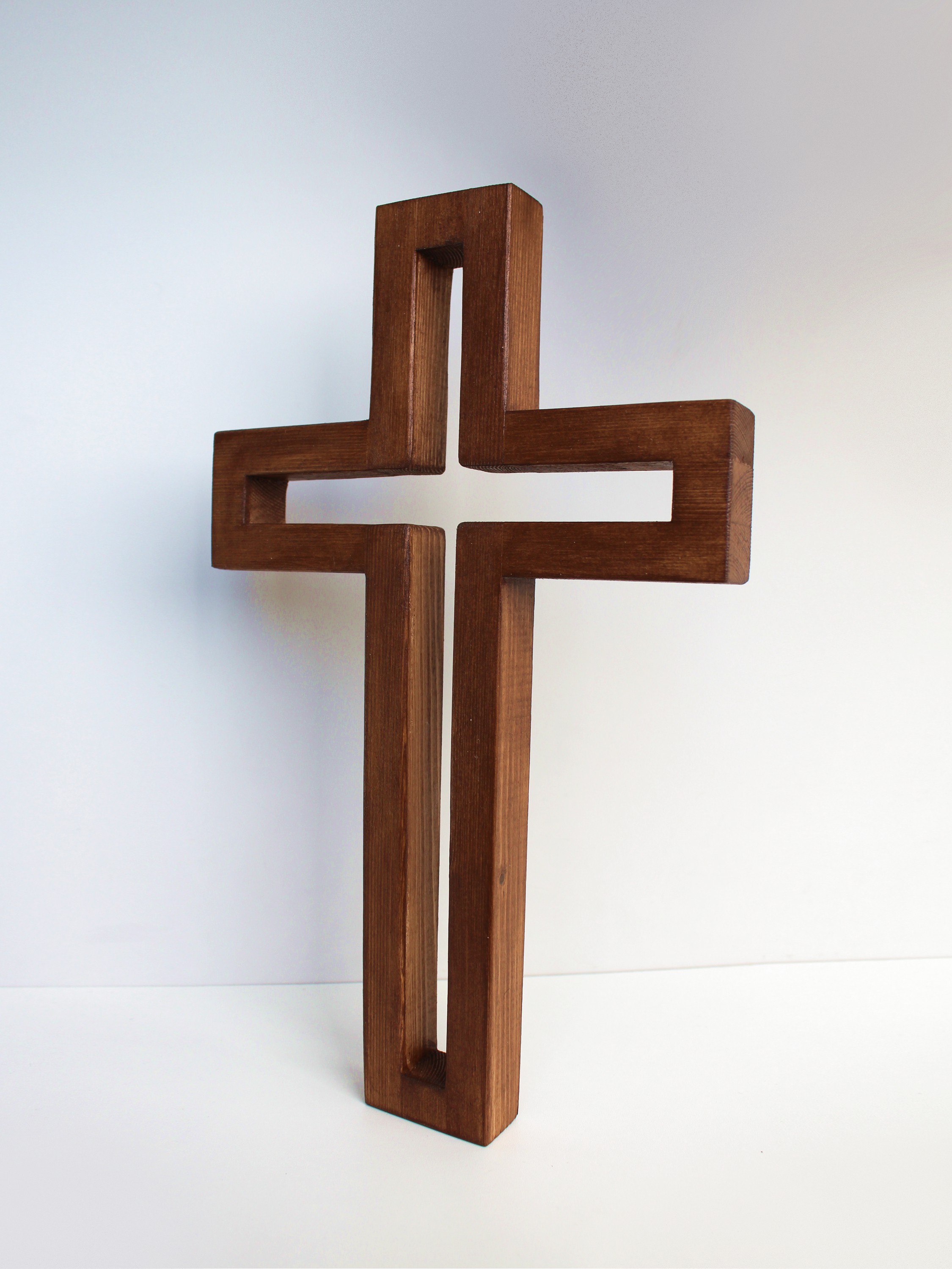 Крест настенный из дерева (полый)