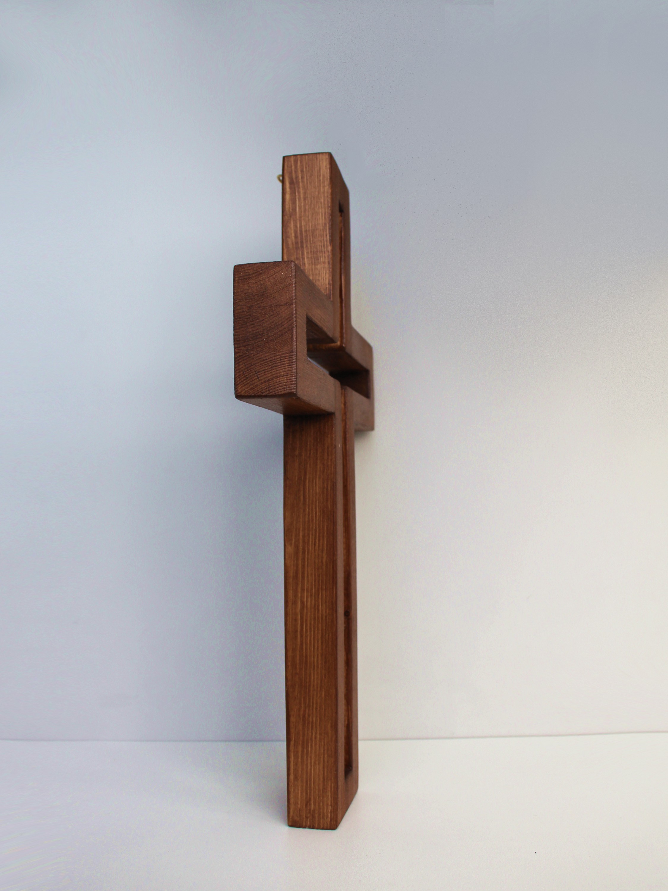 Крест настенный из дерева (полый)