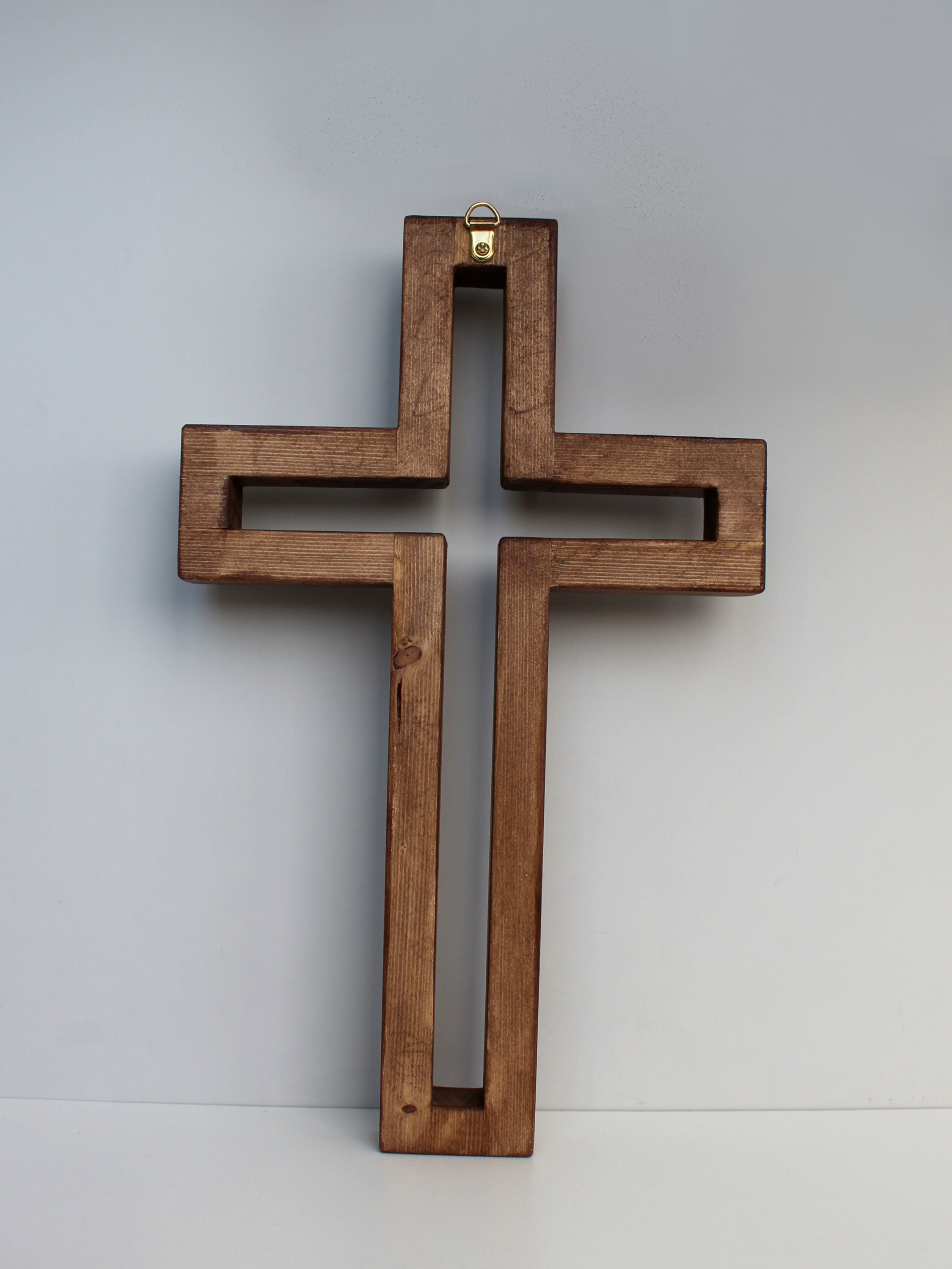 Крест настенный из дерева (полый)