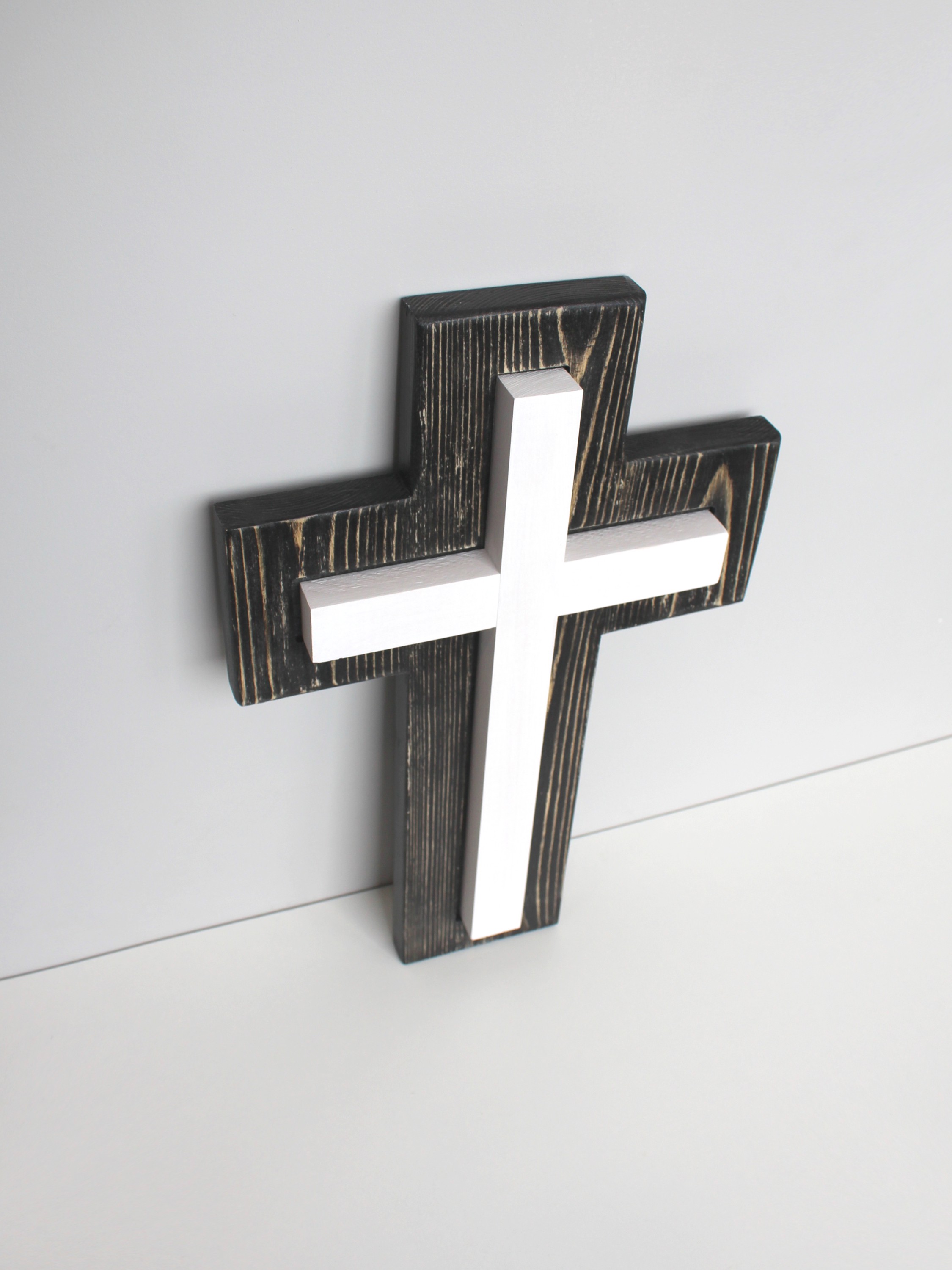 Крест настенный сдвоенный из дерева