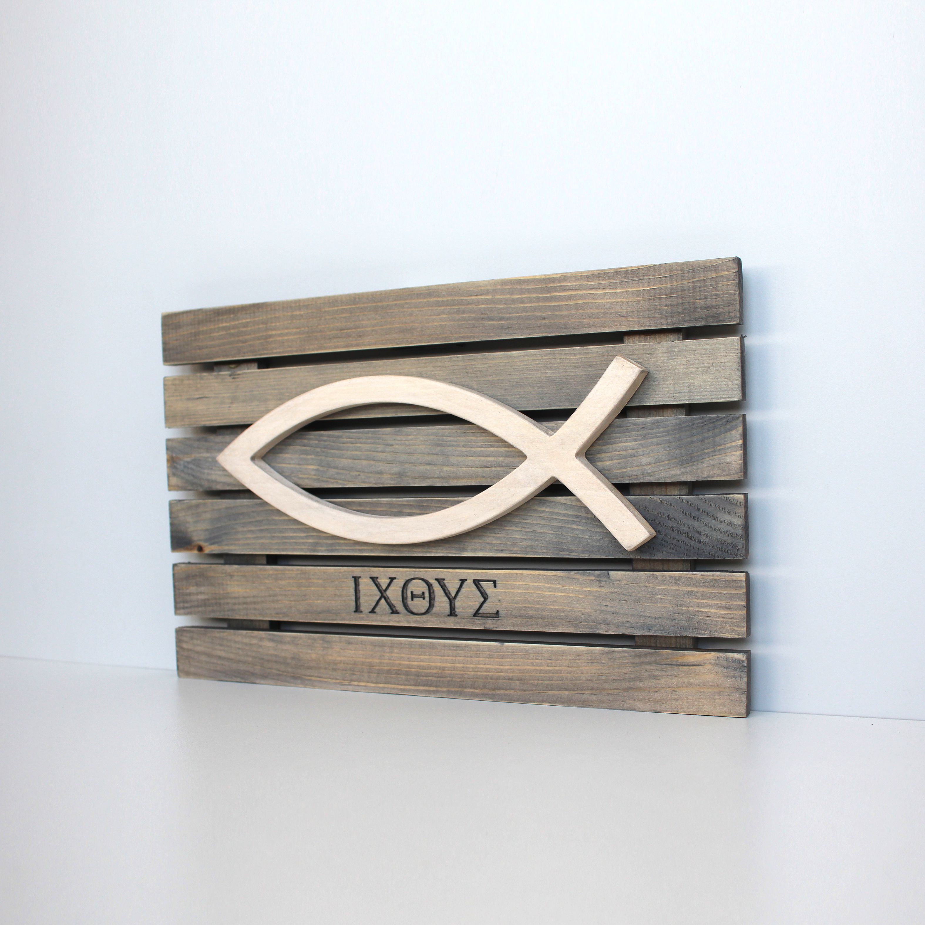 Панно резное "ИХТИС"