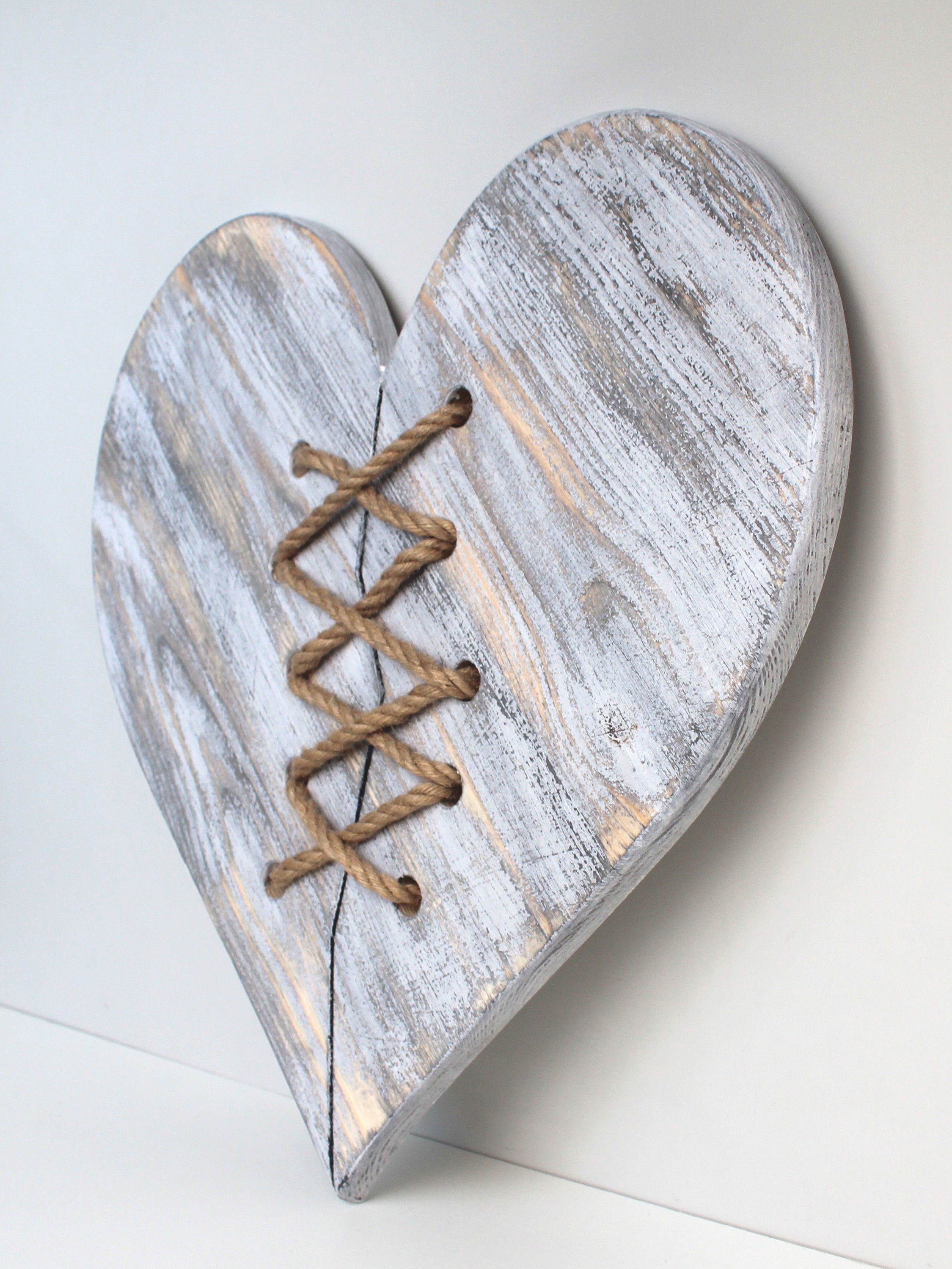 Панно "Разбитое сердце"