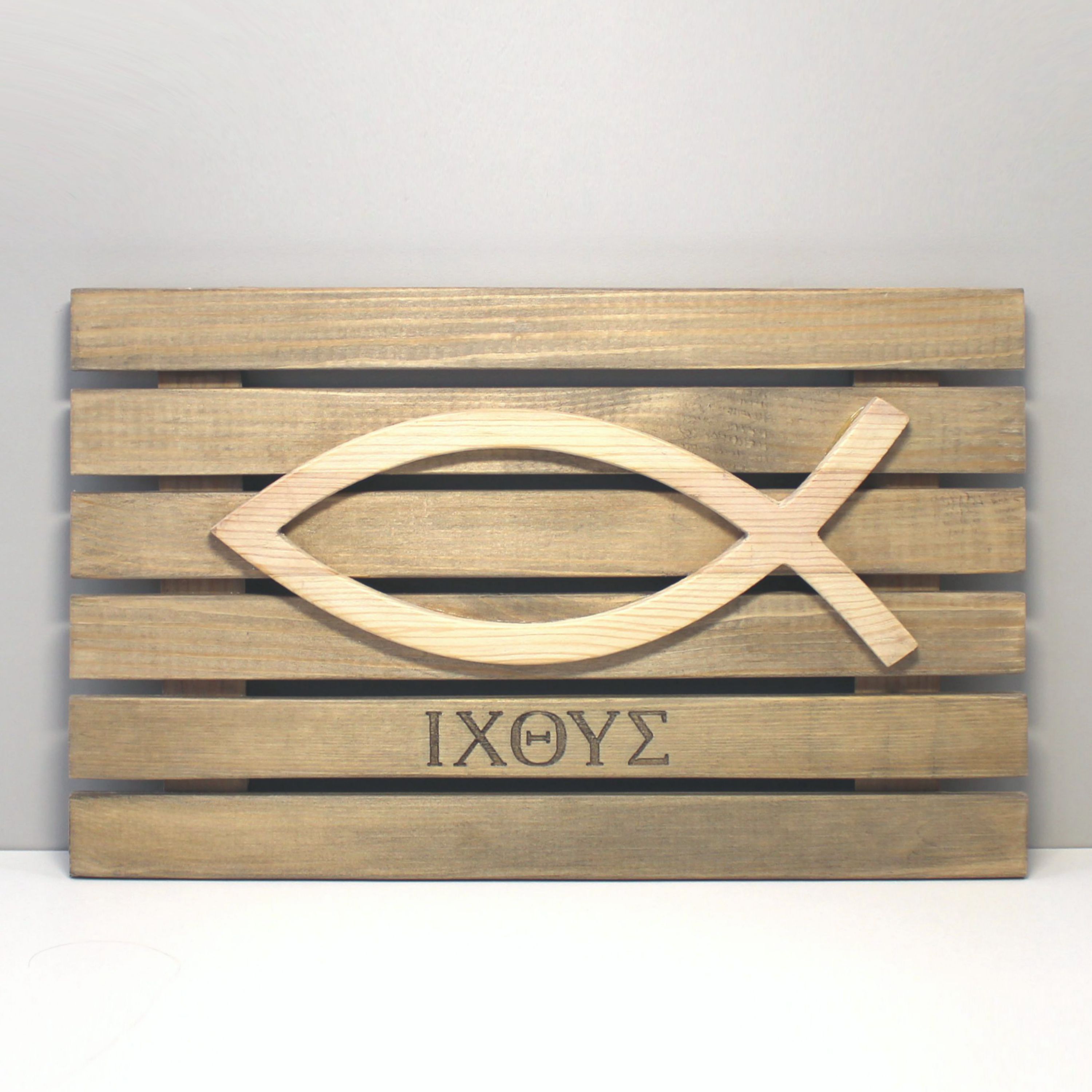 Панно резное "ИХТИС"