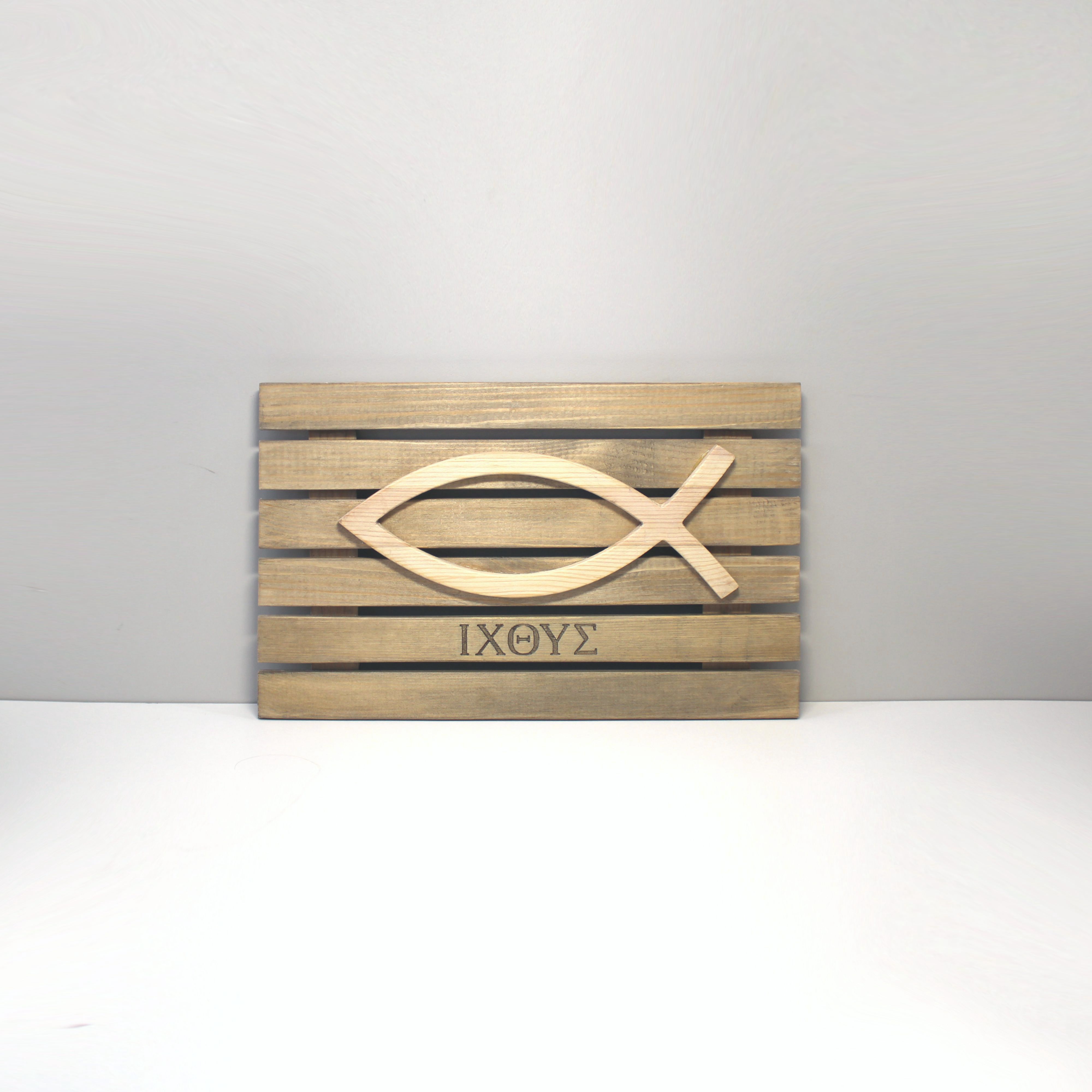 Панно резное "ИХТИС"