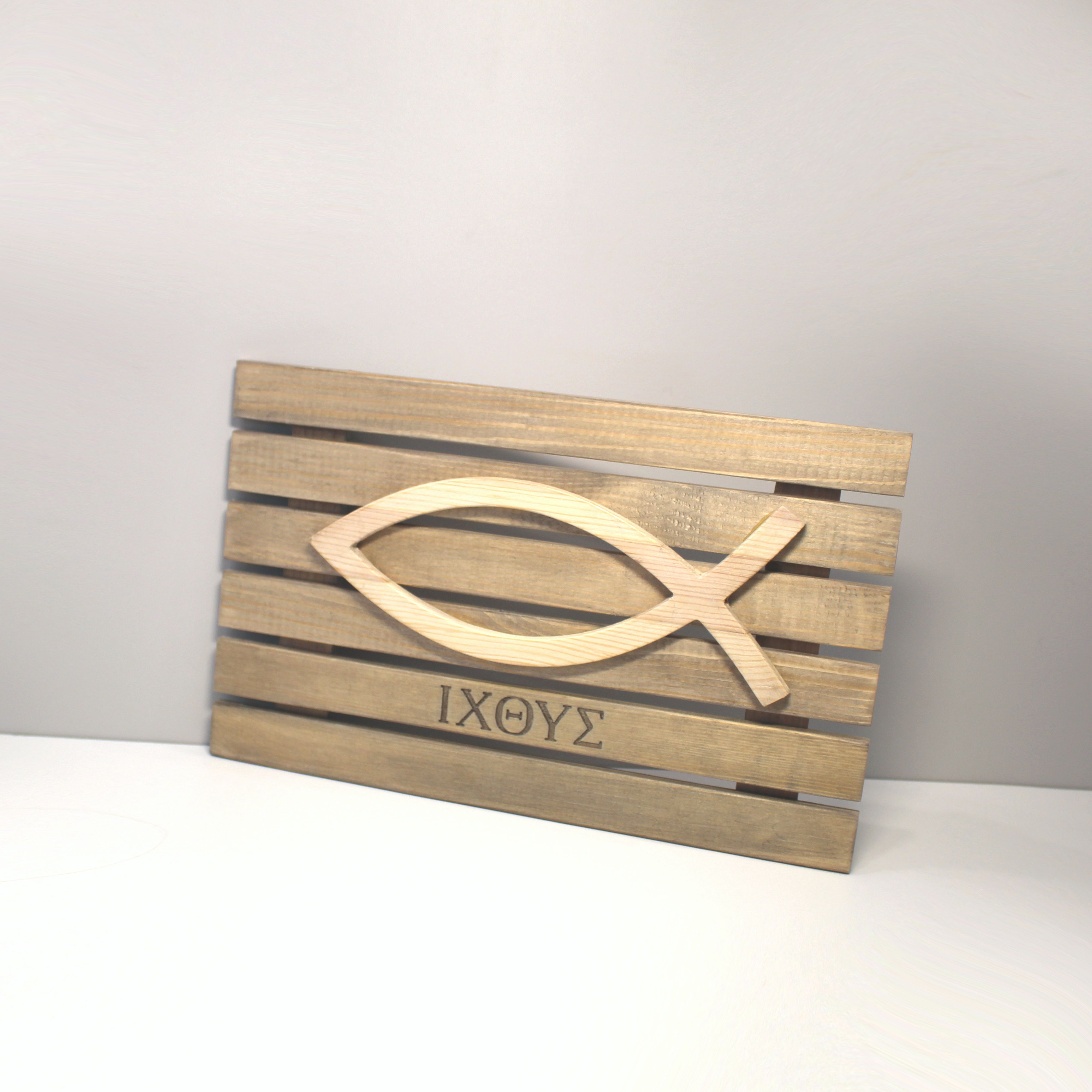 Панно резное "ИХТИС"