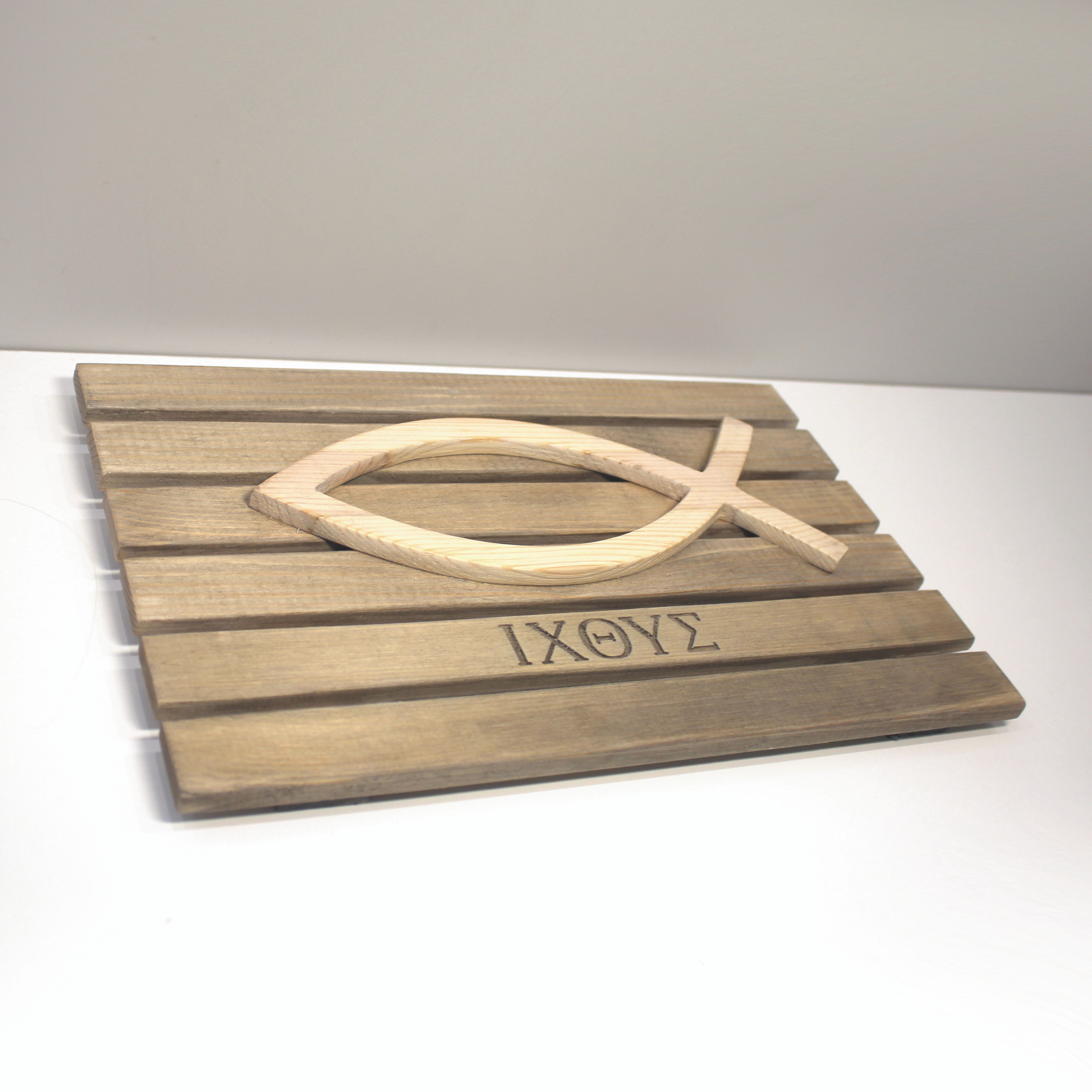 Панно резное "ИХТИС"