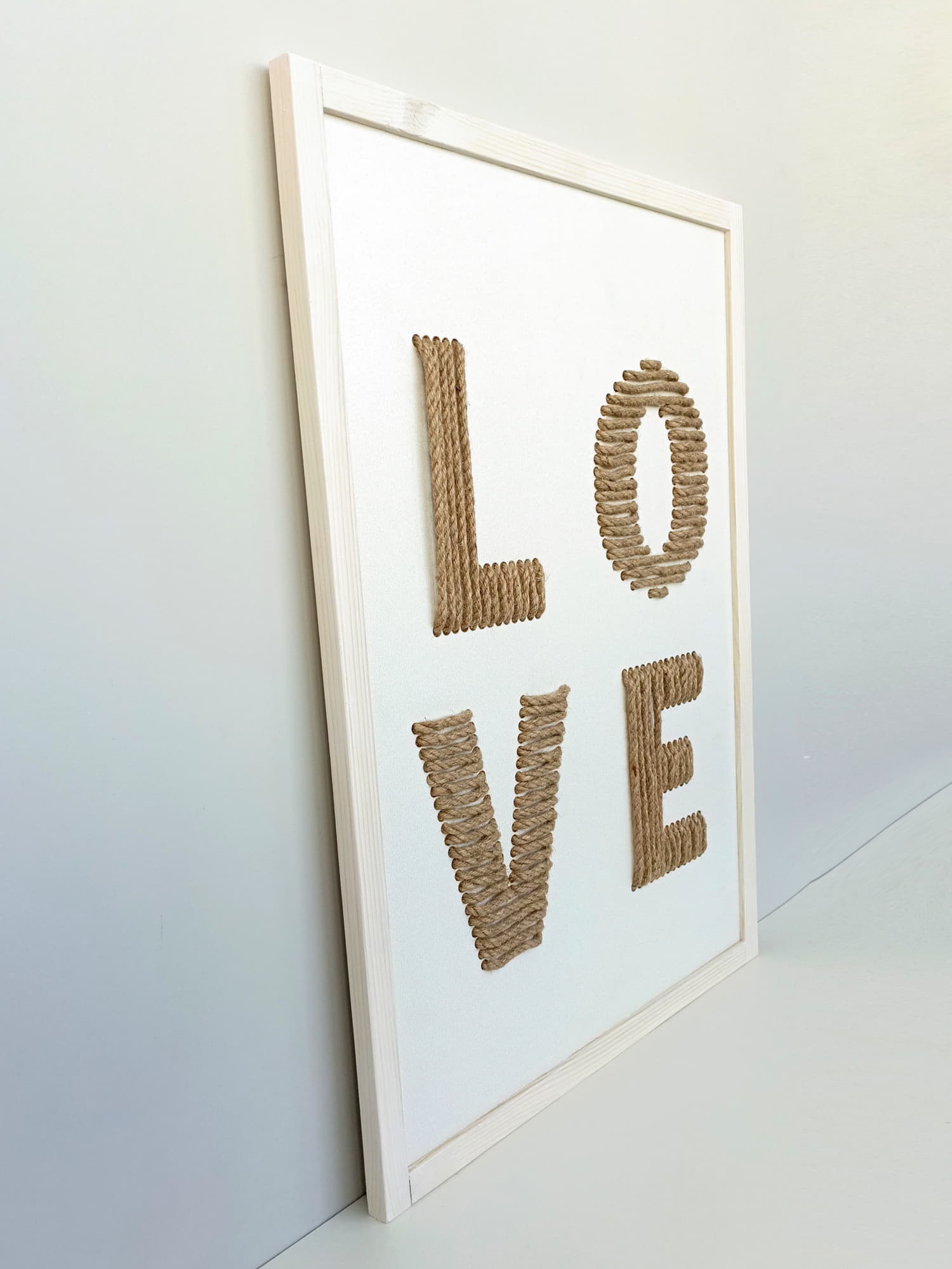 Интерьерное настенное панно «LOVE» из джута в деревянной раме (42х57 см)
